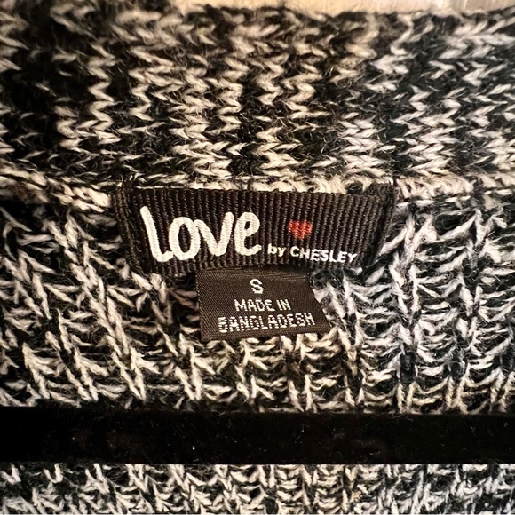 LOVE By Chesley  Long Grey Knitted Duster Sweater size: SMALL - Picture 4 of 9